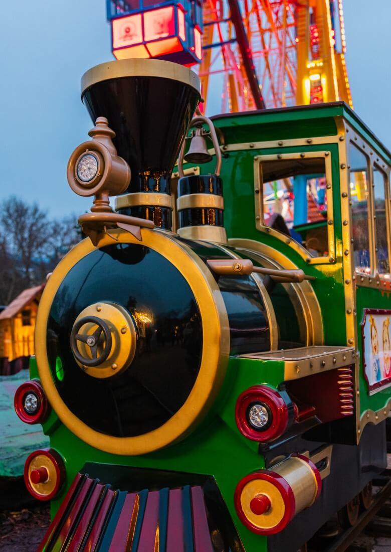 Sprayable elastomers